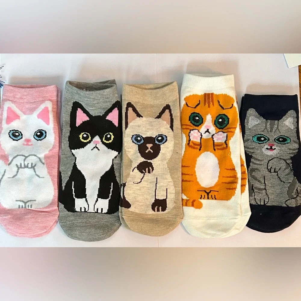 5 Pairs of Cat No Show Socks Fits shoe size 5 to 9 NEW
